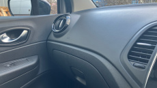 Renault Captur 0.9 TCE 90 Iconic 5dr Petrol Hatchback